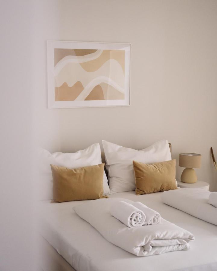Stylish & Modern Apartment - Private Garden & Free Parking Вена Экстерьер фото