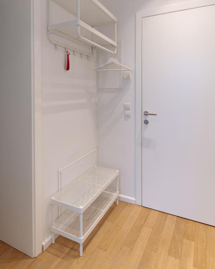 Stylish & Modern Apartment - Private Garden & Free Parking Вена Экстерьер фото