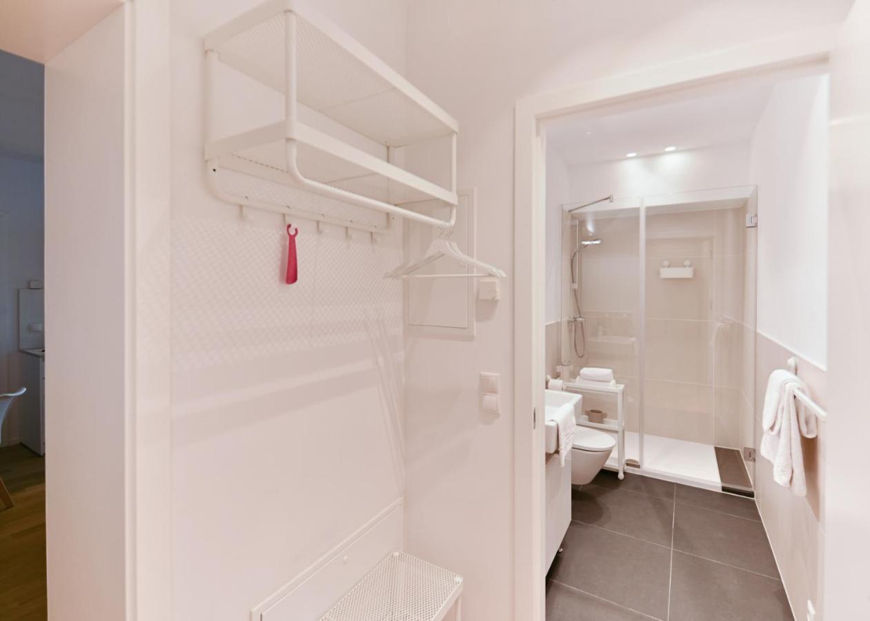 Stylish & Modern Apartment - Private Garden & Free Parking Вена Экстерьер фото