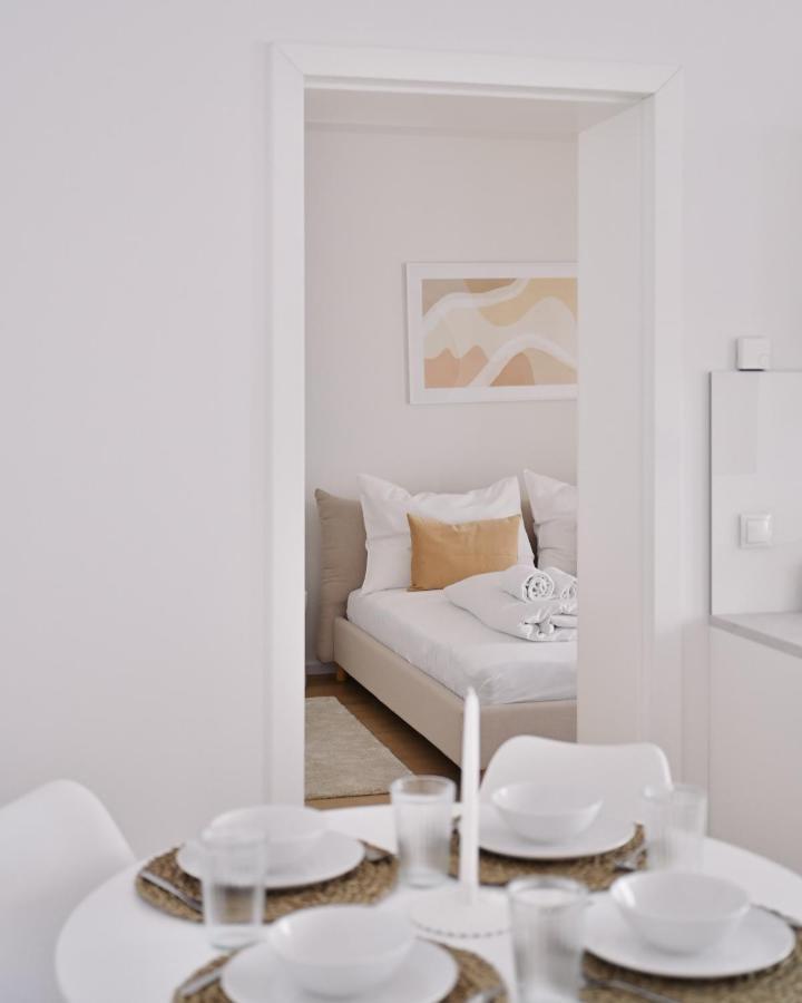 Stylish & Modern Apartment - Private Garden & Free Parking Вена Экстерьер фото