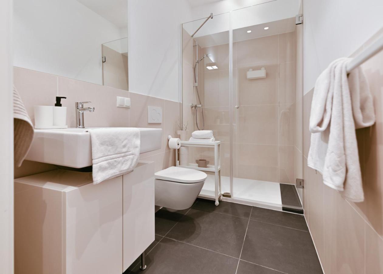 Stylish & Modern Apartment - Private Garden & Free Parking Вена Экстерьер фото