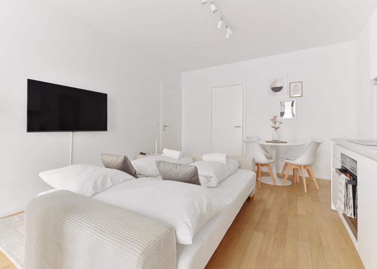 Stylish & Modern Apartment - Private Garden & Free Parking Вена Экстерьер фото