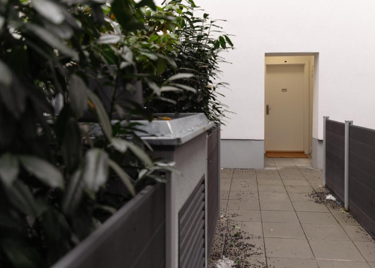 Stylish & Modern Apartment - Private Garden & Free Parking Вена Экстерьер фото