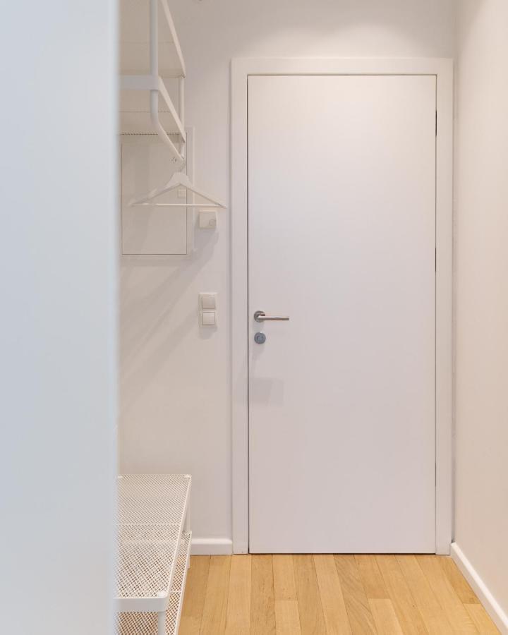 Stylish & Modern Apartment - Private Garden & Free Parking Вена Экстерьер фото